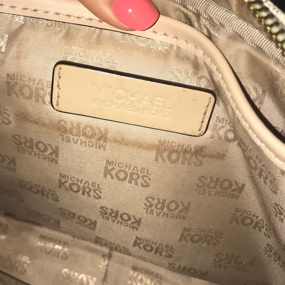 White Michael Kors purse - Picture 4 of 5